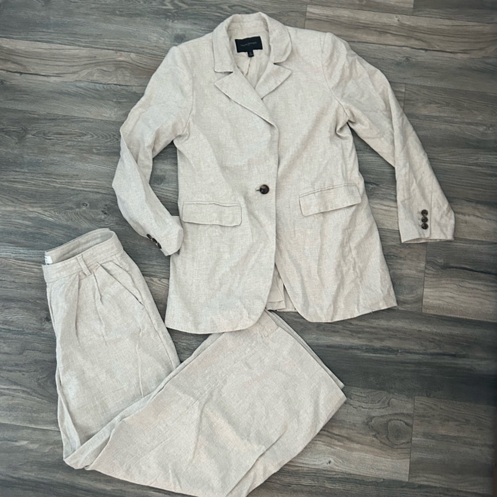 Banana republic linen blend cream beige pant suit with blazer women’s size 8